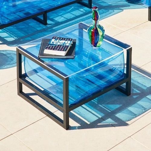 Table basse contemporaine - EKO - MOJOW DESIGN - en polyuréthane / avec piètement en aluminium / carrée
