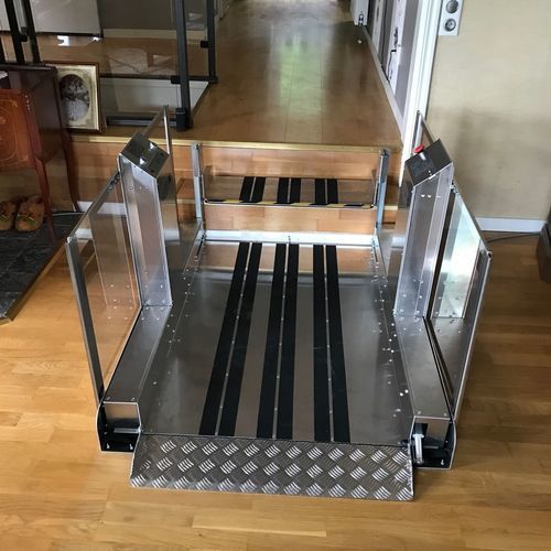 Plateforme élévatrice pour fauteuil roulant - Step Lift - Tech Line Sweden - pour bâtiment / à usage domestique / à usage professionnel