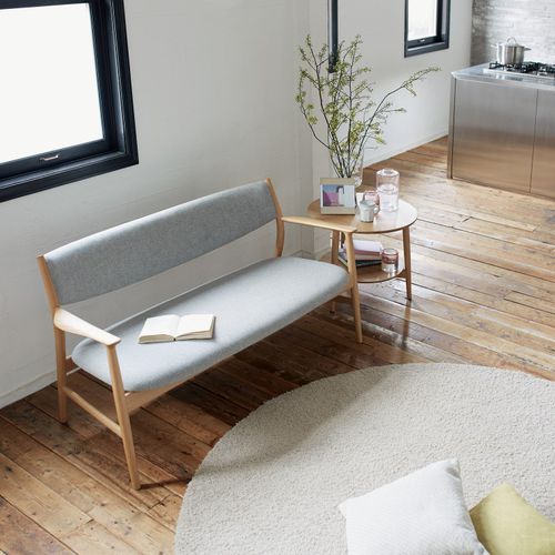 Banquette contemporaine - KAMUY Living - CondeHouse - en tissu / en cuir / avec piètement en chêne