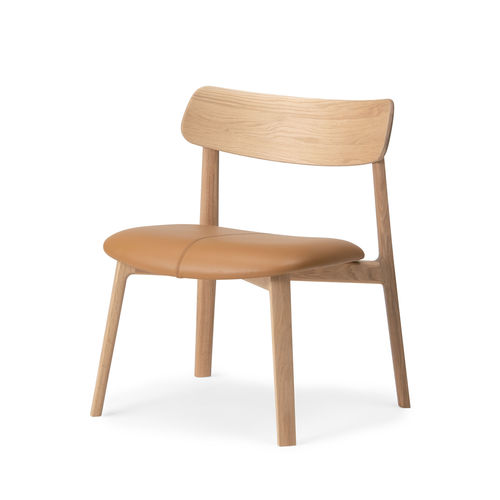 Fauteuil contemporain - AATOS  - CondeHouse - en tissu / en cuir / en frêne