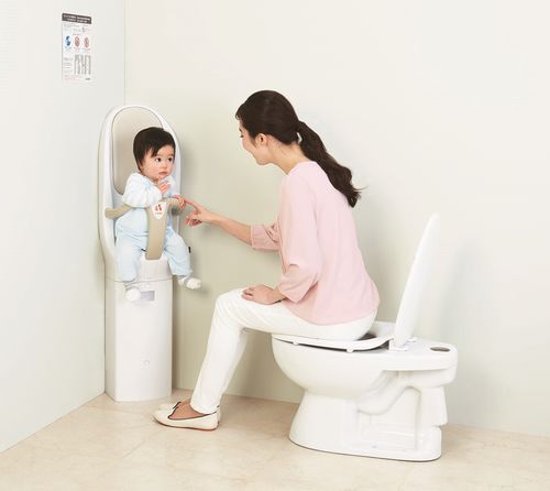 Chaise design original - COMBI BABY KEEP SLIM F62 - CombiWith Corp - d'intérieur / en ABS / pour enfant