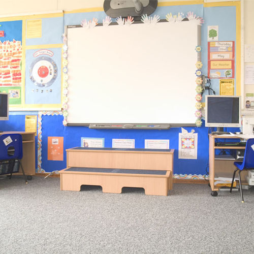 Estrade pour école maternelle - DOUBLE WHITEBOARD STEP  - ambic educational