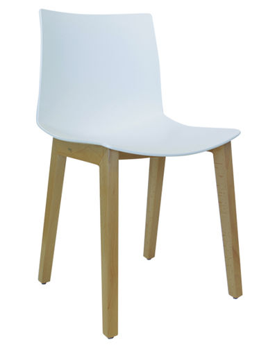 Chaise en bois - KANVAS - BATGER - contemporaine / d'intérieur / empilable