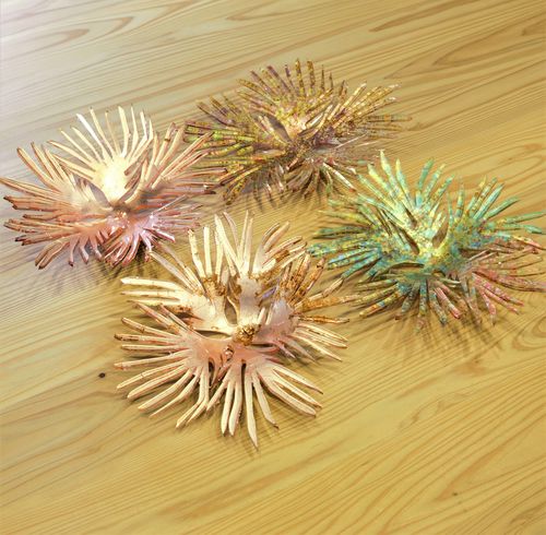 Sculpture en acrylique - Nadeshiko flower - Duco - murale / multicolore / dorée