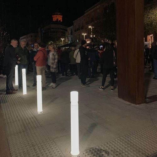 Borne d'éclairage urbaine - BARCELONA 100 - FCI URBAN - contemporaine / en polyuréthane / à LED