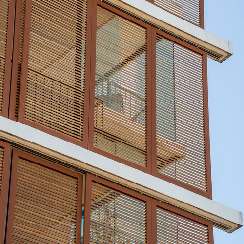 Volet coulissant - MEDLEY - Volets Thiebaut - en bois / en aluminium / pour façade