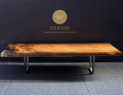 Table contemporaine - Floating Dream - Icewood - en bois / en résine / avec piètement en métal