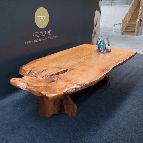 Table contemporaine - The Whale - Icewood - en bois / en résine / avec piètement en bois