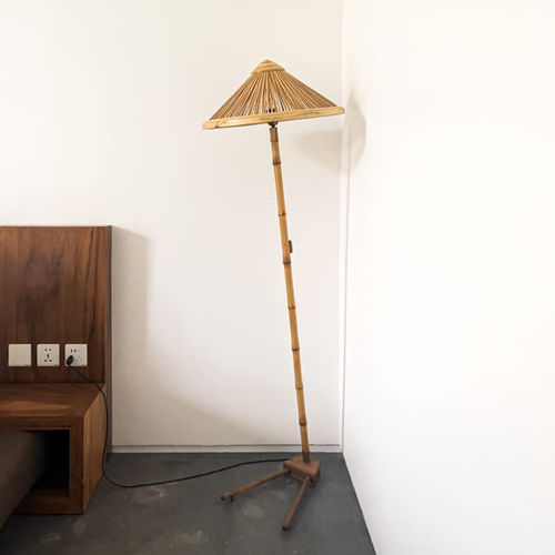 Lampe sur pied - OBORRO - Bambusa Bali - en bois / classique / d'intérieur