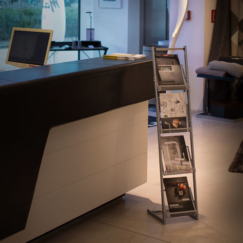 Porte-brochures sur pied - 02323  - FEPRO - autoportant / en fil métallique / professionnel