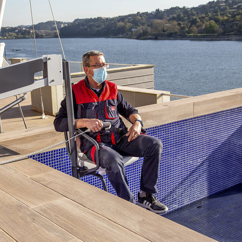 Élévateur pour piscines fixe - Liftech - mobile / pour personne à mobilité réduite