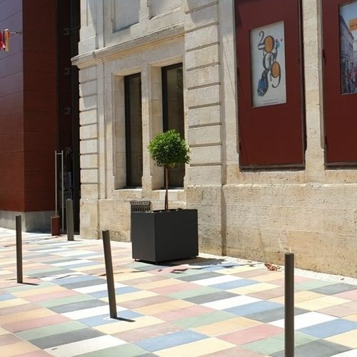 Jardinière en acier - GRANDS DOMAINES - Edmond & Fils - cube / à haute résistance / contemporaine