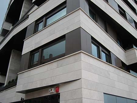 Bardage en panneaux - BLANCO RIBERA® - ARENISCAS STONE - en pierre naturelle / en calcaire / mat