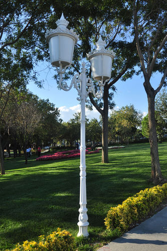 Lampadaire de jardin - ORION  - Light34 Lighting - classique / en aluminium / en fonte d'aluminium