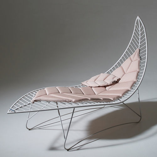 Chaise longue contemporaine - LEAF STANDARD - Studio Stirling - en acier / de terrasse / professionnelle