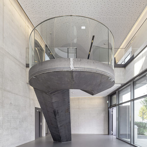 Escalier demi-tournant - Hannes Huber GmbH - à marches en verre / à marches en métal / structure en acier inoxydable