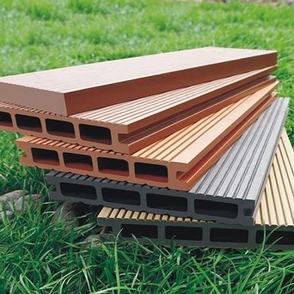 Lame de terrasse en bois composite - GUOLONG TECHNOLOGY CO.,LTD - aspect bois / rainurée / antidérapante