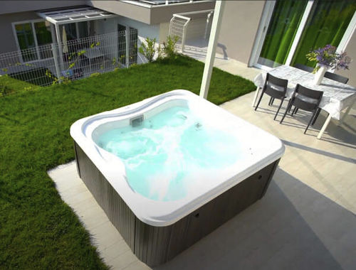 Jacuzzi hors-sol - Lodge freistehend - Fire Ice Systemtec Georg Zelger e.K. - carré / 6 places / d'extérieur