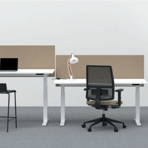 Bureau sur pied - TÝR - JULCAR - pour 1 personne / contemporain / en bois