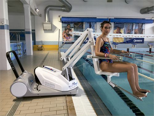 Lève-personne électrique - I-SWIM 2 - AUTOLIFT Srl - hydraulique / à hauteur réglable / sur rail