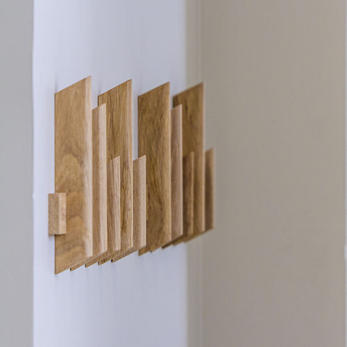 Porte-manteau mural - DODMO 01 - DOD - contemporain / en chêne / en bois massif