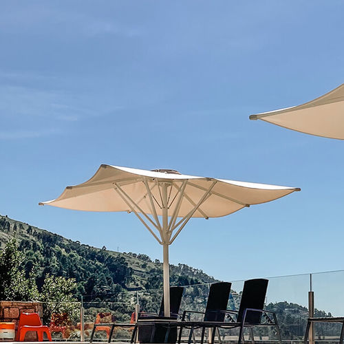 Parasol carré - UMBRA - Motorline Professional - à mât central / en tissu / en acier laqué
