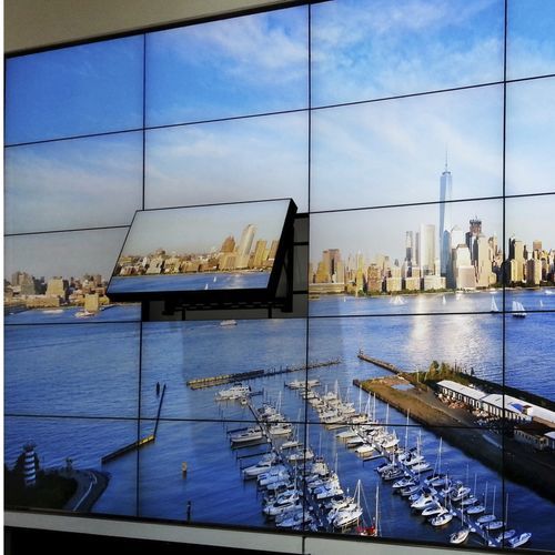 Support TV mural contemporain - DS-VW765-LQR - Peerless-AV - sur mesure / en métal / professionnel