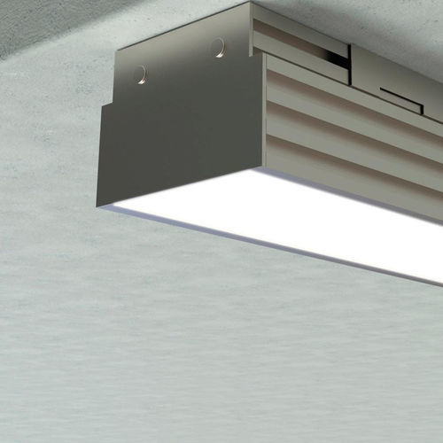 Profil éclairant apparent - ILUM - CELUX ILUMINACIÓN - à LED / en métal / professionnel