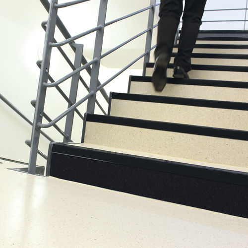 Nez de marche en PVC - T27/3R  - Gerflor - Contract Sport & Contract Flooring - antidérapant