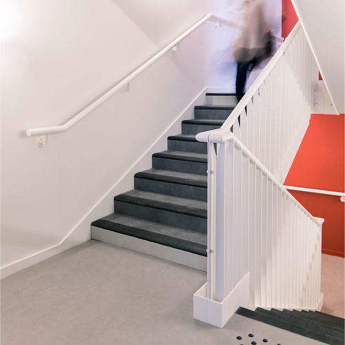 Revêtement de sol pour escalier - TARASTEP PRO  - Gerflor - Contract Sport & Contract Flooring - en vinyle / d'intérieur / pour bureau