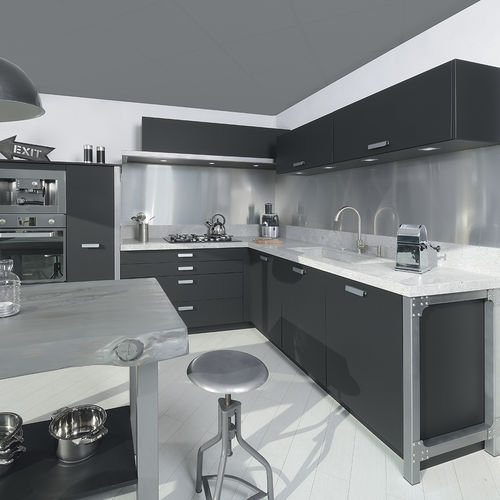 Cuisine contemporaine - PHENIX NOIR INGO - PYRAM INDUSTRIES - en bois teinté / en métal / en Fenix NTM®