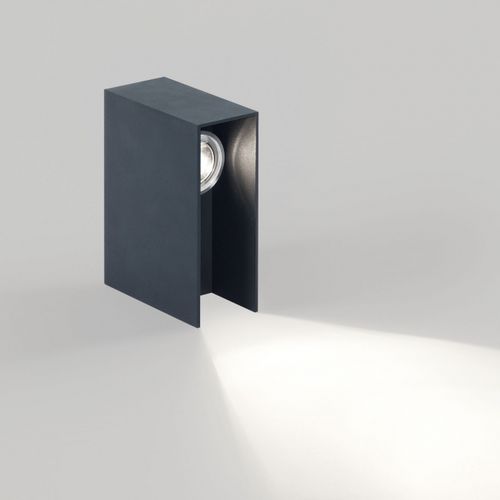 Borne d'éclairage de jardin - STRIPER  - DELTA LIGHT - pour espace public / contemporaine / en aluminium