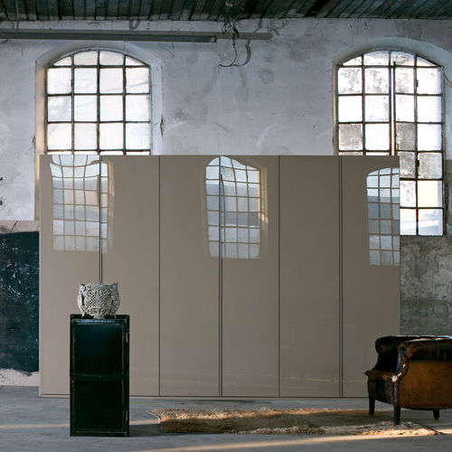 Armoire contemporaine - BISMARK - Tisettanta - en aluminium anodisé / en bois laqué brillant / en verre