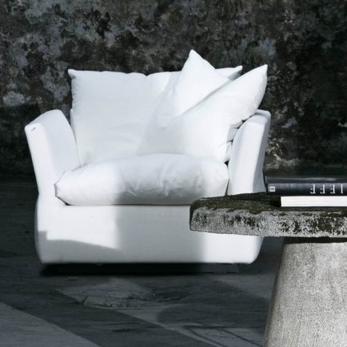 Fauteuil contemporain - COVER - Tisettanta - en tissu / en bois / avec coussin amovible