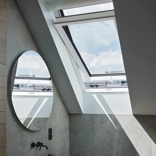 Fenêtre de toit aluminium - PTP-V U41 ABMX - FAKRO - en uPVC / pivotante / à triple vitrage