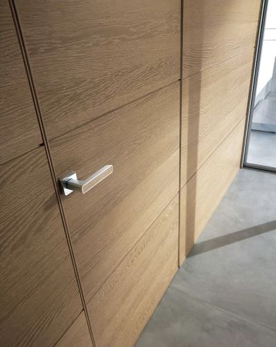 Porte d'intérieur - FILOMURO IVESTITA CON BOISERIE ROVERE - GAROFOLI - en bois / battante / pleine