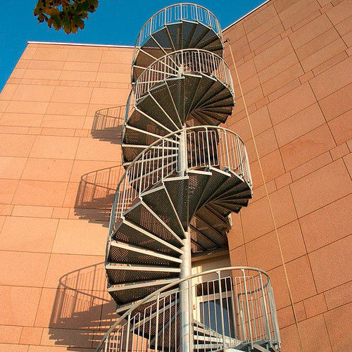 Escalier en colimaçon - GRAEPEL - en caillebotis / structure en métal / d'extérieur