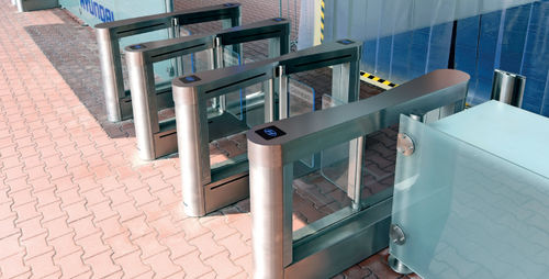 Couloir rapide pour flux important - SPEEDSTILE FL OUTDOOR - GUNNEBO ENTRANCE CONTROL - en verre / de sécurité / en aluminium
