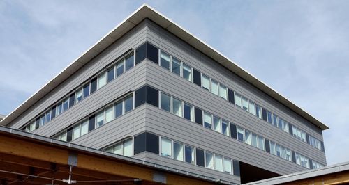 Bardage en panneaux - Profil à emboîtement VMZINC - VM Building Solutions - en métal / en zinc / rainuré