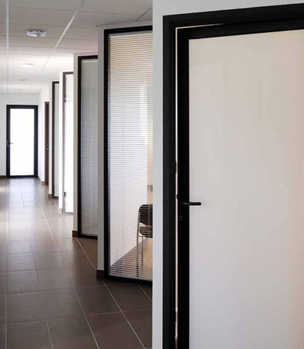 Porte d'intérieur - SOLEAL 55 - TECHNAL - en aluminium / battante / contemporaine