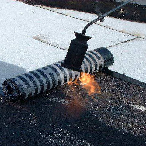 Membrane d'étanchéité de protection - ANTIROCK® RSI - SOPREMA - pour parking / en rouleau / en bitume SBS