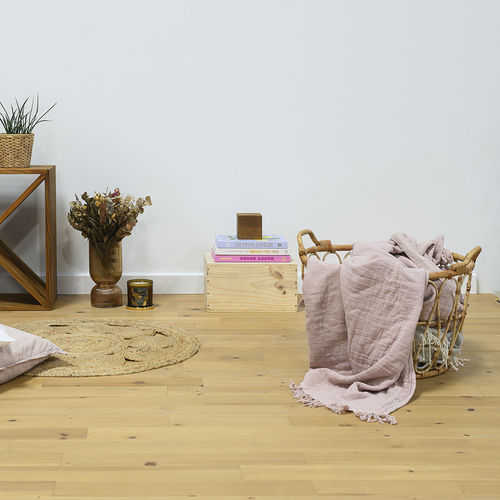 Parquet massif - Exotique Pin Merkusii Boheme Verni Teinte Chêne Mat - SOBOPLAC - verni / à coller / en lames