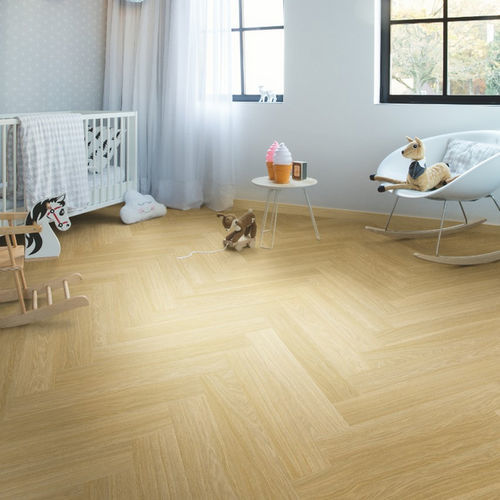 Revêtement de sol en vinyle - SERENE OAK MEDIUM  - QUICK-STEP - d'intérieur / pour chambre à coucher / pour le tertiaire