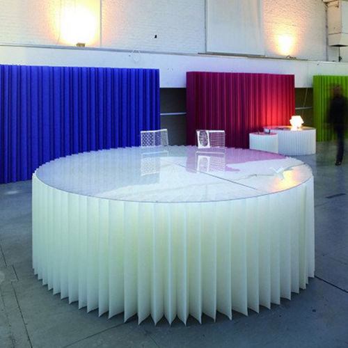 Table contemporaine - HONEYCOMB - PROCÉDÉS CHÉNEL INTERNATIONAL - en Plexiglas® / en papier / avec piètement en carton