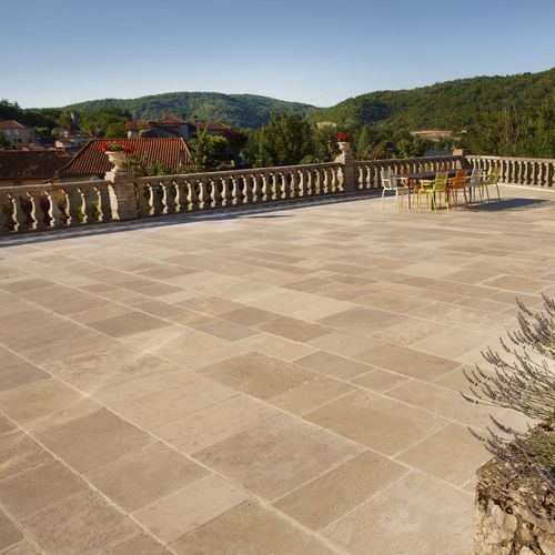 Dallage en pierre naturelle - AUBEROCHE BOURIANE - OCCITANIE PIERRES - d'extérieur / d'intérieur / de terrasse