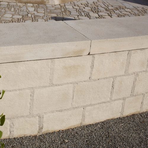 Chaperon de mur pour clôture de jardin - AUBEROCHE QUERCY - OCCITANIE PIERRES - en pierre