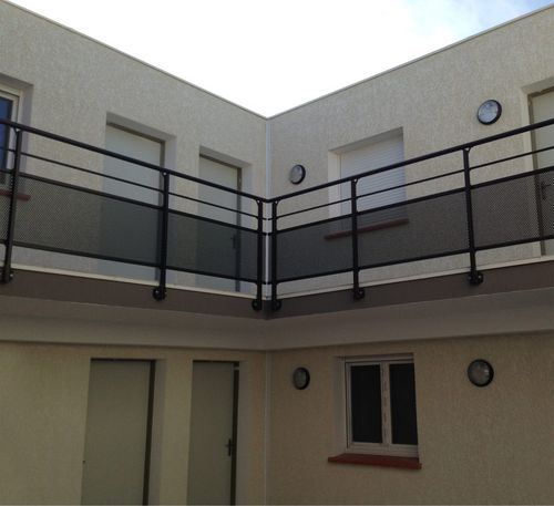 Balcon à barreaux - RIVANEL - ORIAL - en tôle perforée / en aluminium
