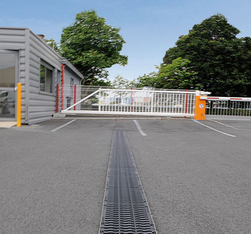 Caniveau à fente - KENADRAIN® D400 - Nicoll - grille en fonte / routier