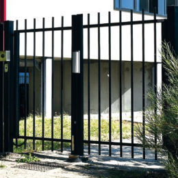 Portail pivotant - RESIDECO™ OOROSOO™ - NORMACLO - en acier galvanisé / à barreaux / manuel