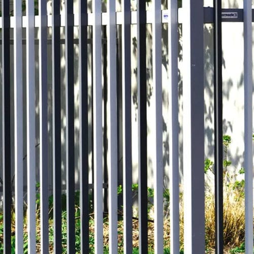 Clôture à barreaux - CLORAL™ - NORMACLO - résidentielle / en acier galvanisé / en acier à revêtement par poudre